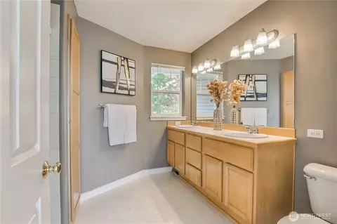 Bath - 13021 NE 182nd Pl #A, Bothell, WA 98011 photo 2 of 3