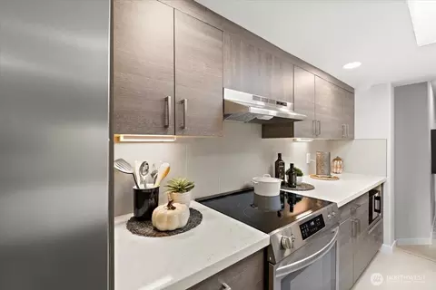 Kitchen - 32308 E Rutherford St, Carnation, WA 98014 photo 3 of 5