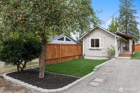 Exterior - 32308 E Rutherford St, Carnation, WA 98014 photo 2 of 12