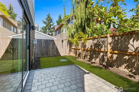 Exterior - 724 N 89th St, Seattle, WA 98103 photo 4 of 7