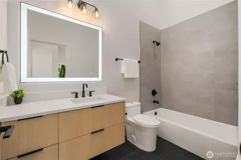 Bath - 724 N 89th St, Seattle, WA 98103 photo 2 of 4