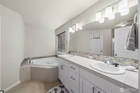 Bath - 415 Buell St SW, Orting, WA 98360 photo 2 of 4