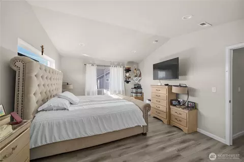 Bedroom - 415 Buell St SW, Orting, WA 98360 photo 2 of 5
