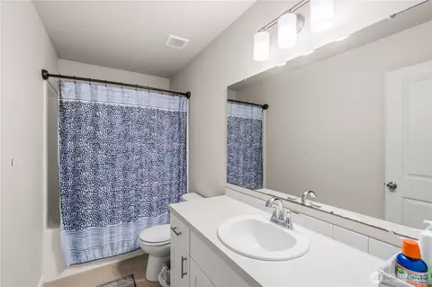 Bath - 415 Buell St SW, Orting, WA 98360 photo 4 of 4
