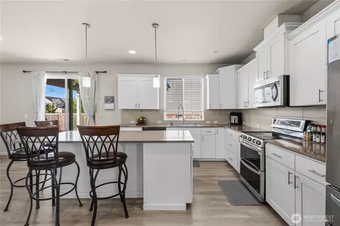 Kitchen - 415 Buell St SW, Orting, WA 98360 photo 1 of 3