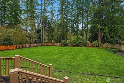 22223 NE 82nd Pl, Redmond, WA 98053