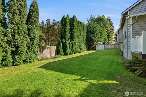 Exterior - 2223 235th Pl SE, Bothell, WA 98021 photo 4 of 8