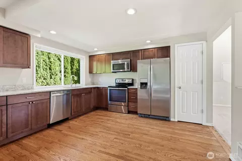 Kitchen - 2223 235th Pl SE, Bothell, WA 98021 photo 2 of 2