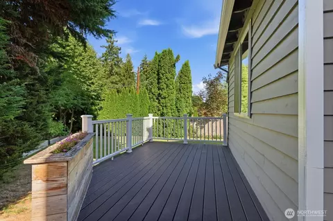 Exterior - 2223 235th Pl SE, Bothell, WA 98021 photo 2 of 8