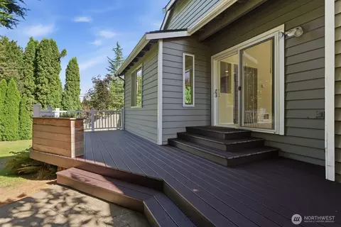 Exterior - 2223 235th Pl SE, Bothell, WA 98021 photo 3 of 8