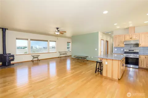 Living - 70 El Rio Ln, Sequim, WA 98382 photo 2 of 3
