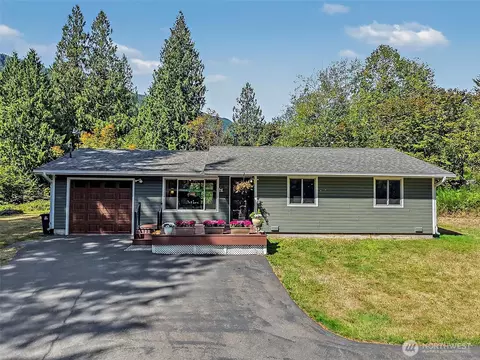 17727 Cedar Falls Rd SE, North Bend, WA 98045