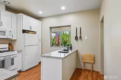 Kitchen - 27527 SE 467th Pl, Enumclaw, WA 98022 photo 4 of 4