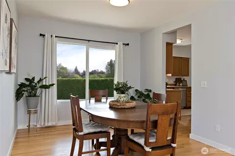 Dining - 709 Victor St, Enumclaw, WA 98022 photo 2 of 2
