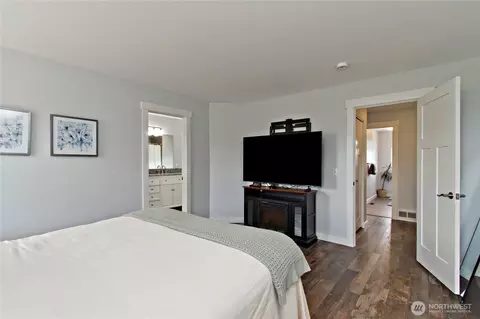 Bedroom - 709 Victor St, Enumclaw, WA 98022 photo 3 of 3