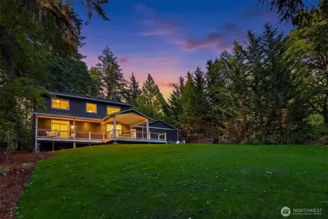 16761 NE Sanwick Pl, Bainbridge Island, WA 98110