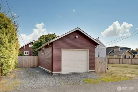 Exterior - 2020 Lombard Ave, Everett, WA 98201 photo 5 of 5