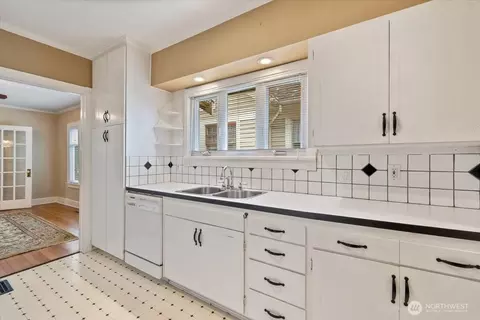 Kitchen - 2020 Lombard Ave, Everett, WA 98201 photo 3 of 3