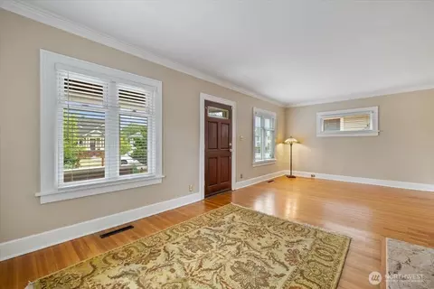 Living - 2020 Lombard Ave, Everett, WA 98201 photo 3 of 4