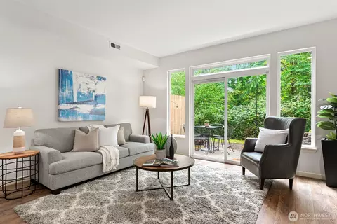 Living - 21616 9th Ave SE #C105, Bothell, WA 98021 photo 1 of 4