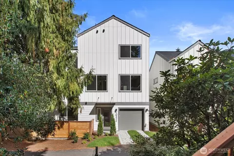 10326 Ashworth Ave N, Seattle, WA 98133