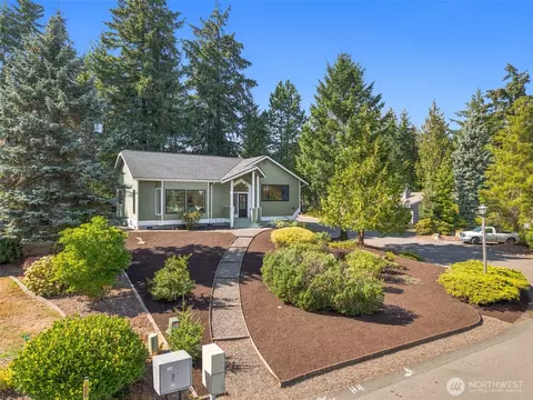 4989 NW Francis Dr, Silverdale, WA 98383