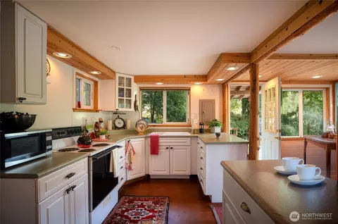Kitchen - 49124 Us 2, Sultan, WA 98294 photo 1 of 1