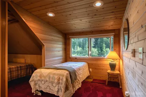 Bedroom - 49124 Us 2, Sultan, WA 98294 photo 2 of 3