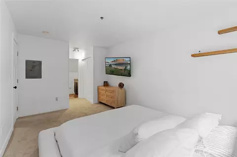 Bedroom - 901 E Marine View Dr #305, Everett, WA 98201 photo 4 of 5