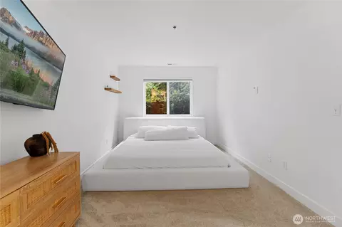 Bedroom - 901 E Marine View Dr #305, Everett, WA 98201 photo 5 of 5