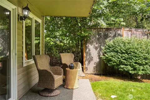 Exterior - 901 E Marine View Dr #305, Everett, WA 98201 photo 2 of 3