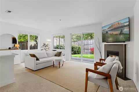 Living - 901 E Marine View Dr #305, Everett, WA 98201 photo 1 of 2