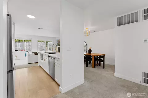 Entry Way - 901 E Marine View Dr #305, Everett, WA 98201 photo 1 of 7