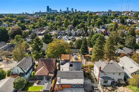 View/Area - 908 29th Ave, Seattle, WA 98122 photo 1 of 1