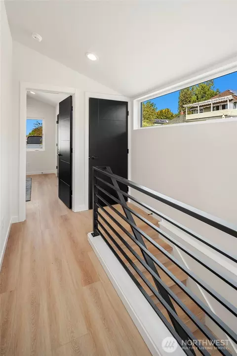 Entry Way - 908 29th Ave, Seattle, WA 98122 photo 1 of 1