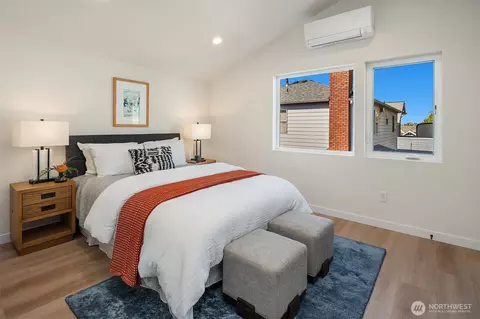 Bedroom - 908 29th Ave, Seattle, WA 98122 photo 1 of 1