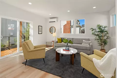 Living - 908 29th Ave, Seattle, WA 98122 photo 1 of 1