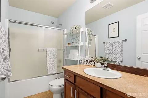 Bath - 13402 11th Pl W, Everett, WA 98204 photo 2 of 2