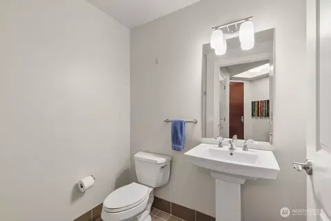 Bath - 1920 4th Ave #509, Seattle, WA 98101 photo 1 of 2
