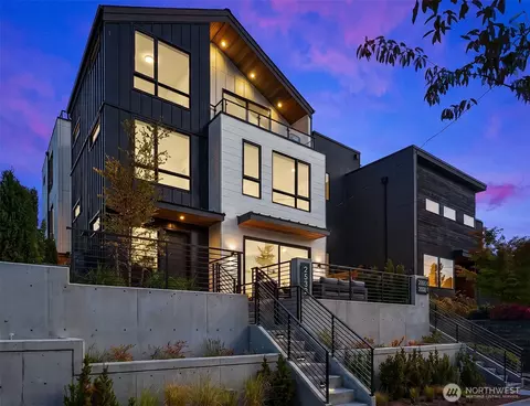 2530 30th Ave W, Seattle, WA 98199