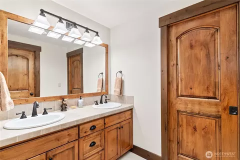 Bath - 62414 Corral Way E, Enumclaw, WA 98022 photo 2 of 5