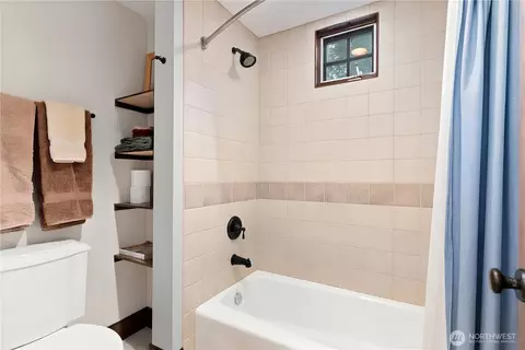 Bath - 62414 Corral Way E, Enumclaw, WA 98022 photo 3 of 5