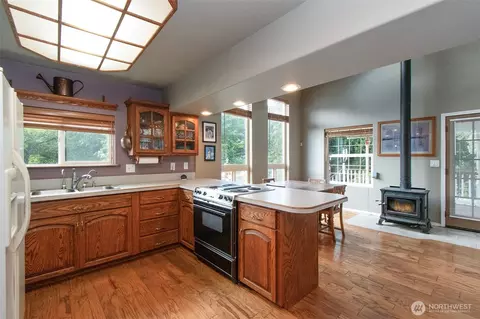 Kitchen - 470 510 Sherburne Rd, Sequim, WA 98382 photo 1 of 3