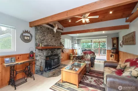 Living - 470 510 Sherburne Rd, Sequim, WA 98382 photo 2 of 3