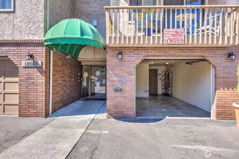 12035 32nd Ave NE #304, Seattle, WA 98125