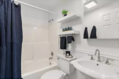 Bath - 16721 6th Ave SE, Bothell, WA 98012 photo 1 of 3