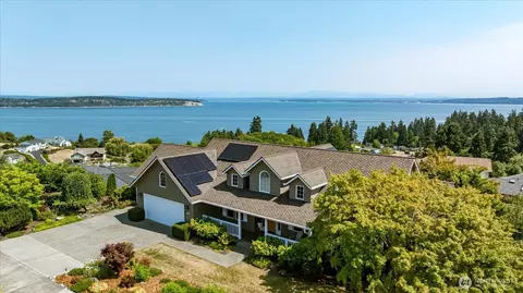 4633 Tanner View Dr, Clinton, WA 98236