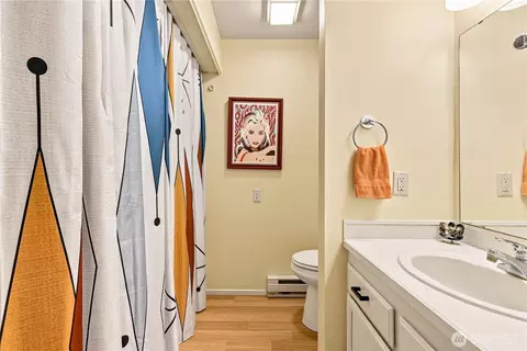 Bath - 504 W Bowman Ct, Sequim, WA 98382 photo 1 of 4