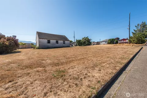 707 S B St, Port Angeles, WA 98363