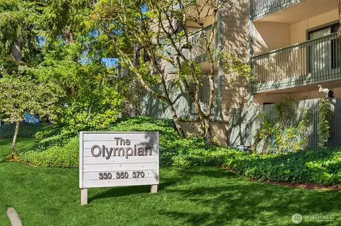 350 Grow Ave NW #A1, Bainbridge Island, WA 98110